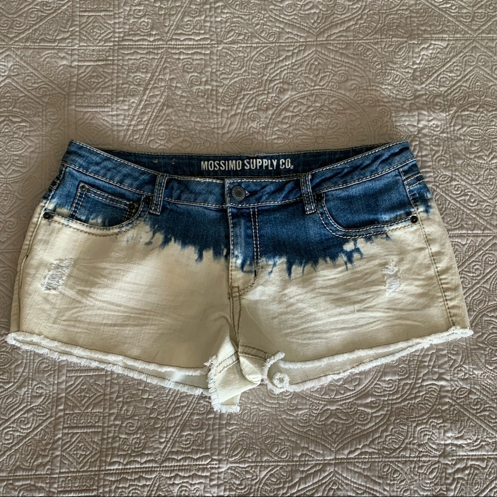 Dip-Dyed Slightly Destructed Frayed Hem Denim Shorts. Size 15